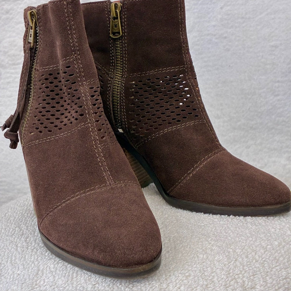 Lucky Brand Boho Perforated Leather Suede Booties Brown Stacked Heel Ankle Boots